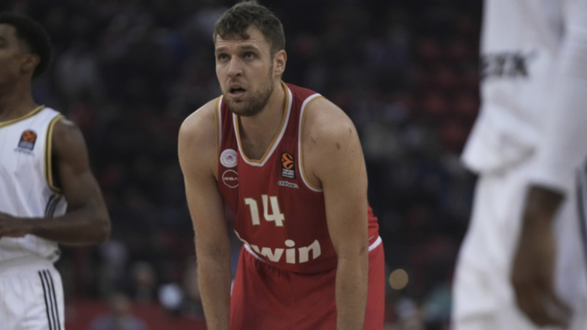 Александър Везенков