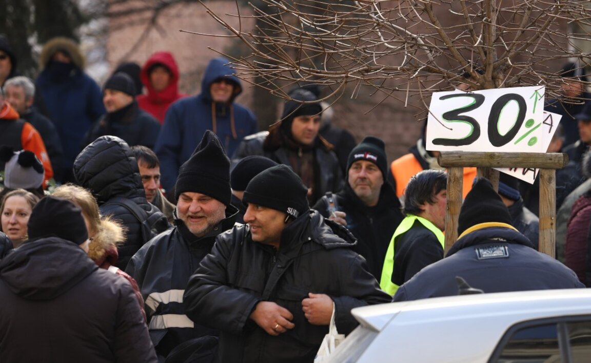 Протест в градския транспорт, искат 30% увеличение на заплатите