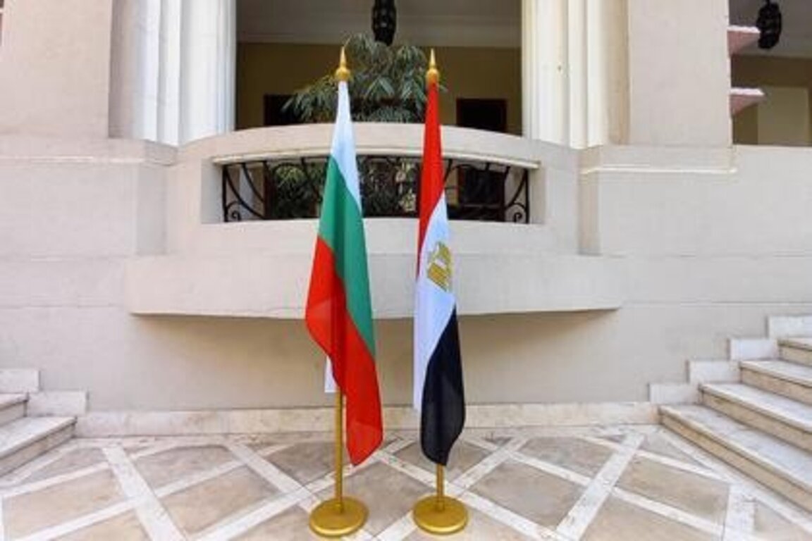 Училище "Св. св. Кирил и Методий" в Егип...