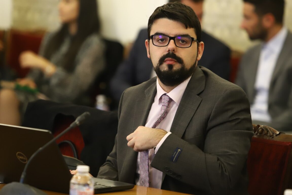 Мартин Владимиров: Цената на тока от въглища е 6 пъти над тази от "Козлодуй" и 2 пъти над пазарната