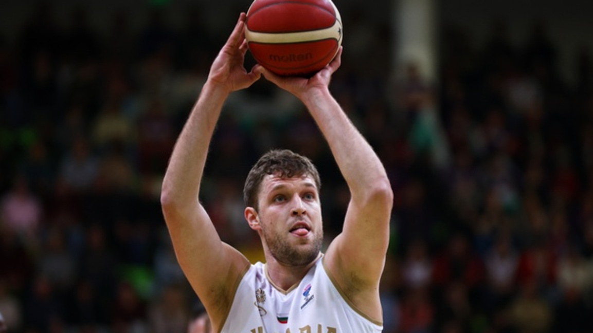 Александър Везенков