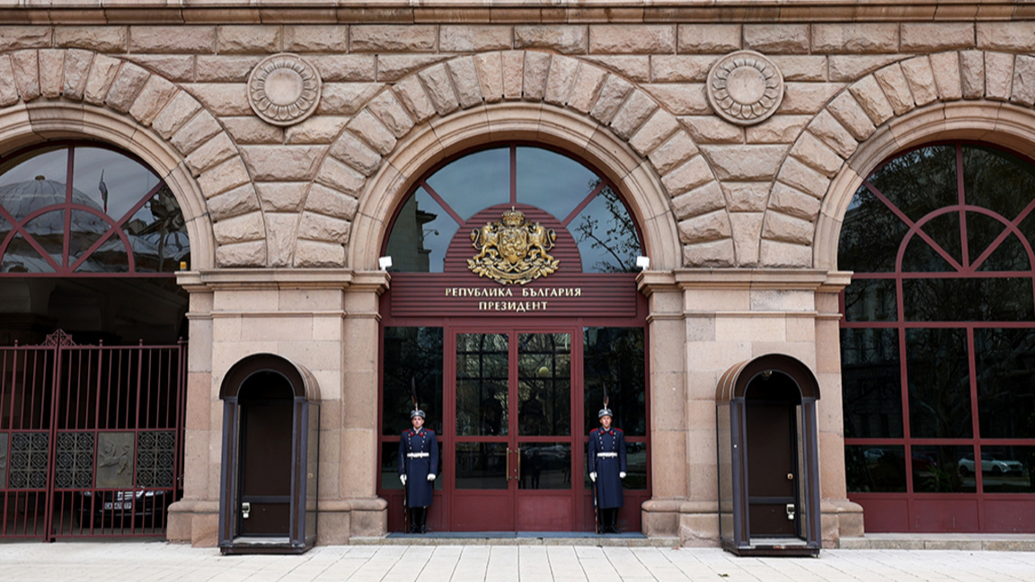 Президентът връчва първия мандат за нов кабинет на 12 януари