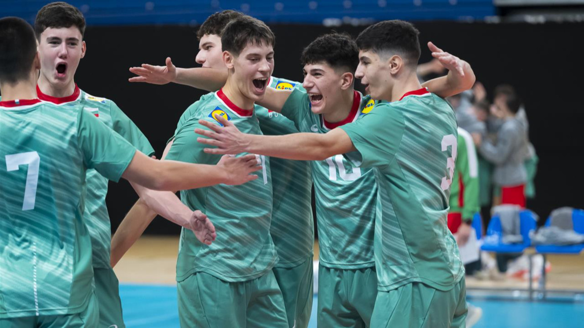 Националите спечелиха чиста победа срещу домакините в Подгорица.