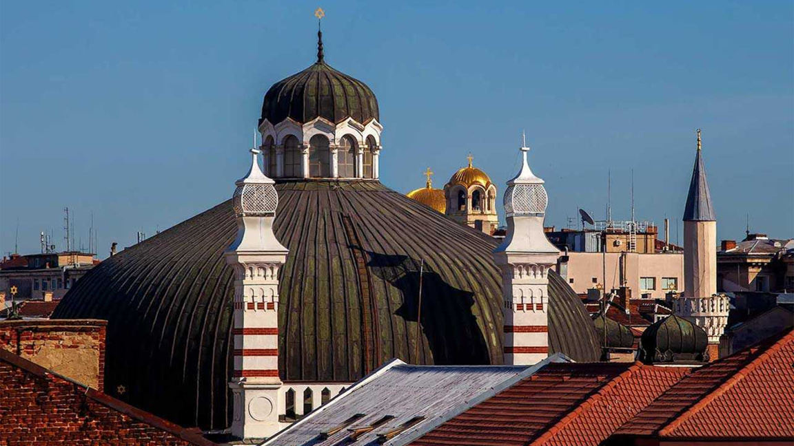 Фотос на Ники Давидов в Израел представя съжителството на религиите в България